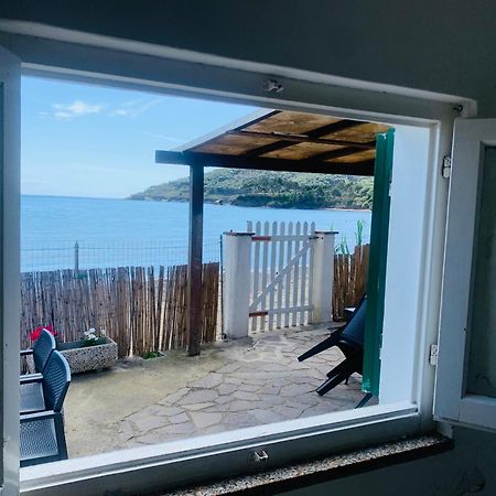Casina Mare Sulla Spiaggia Capoliveri  Exterior photo