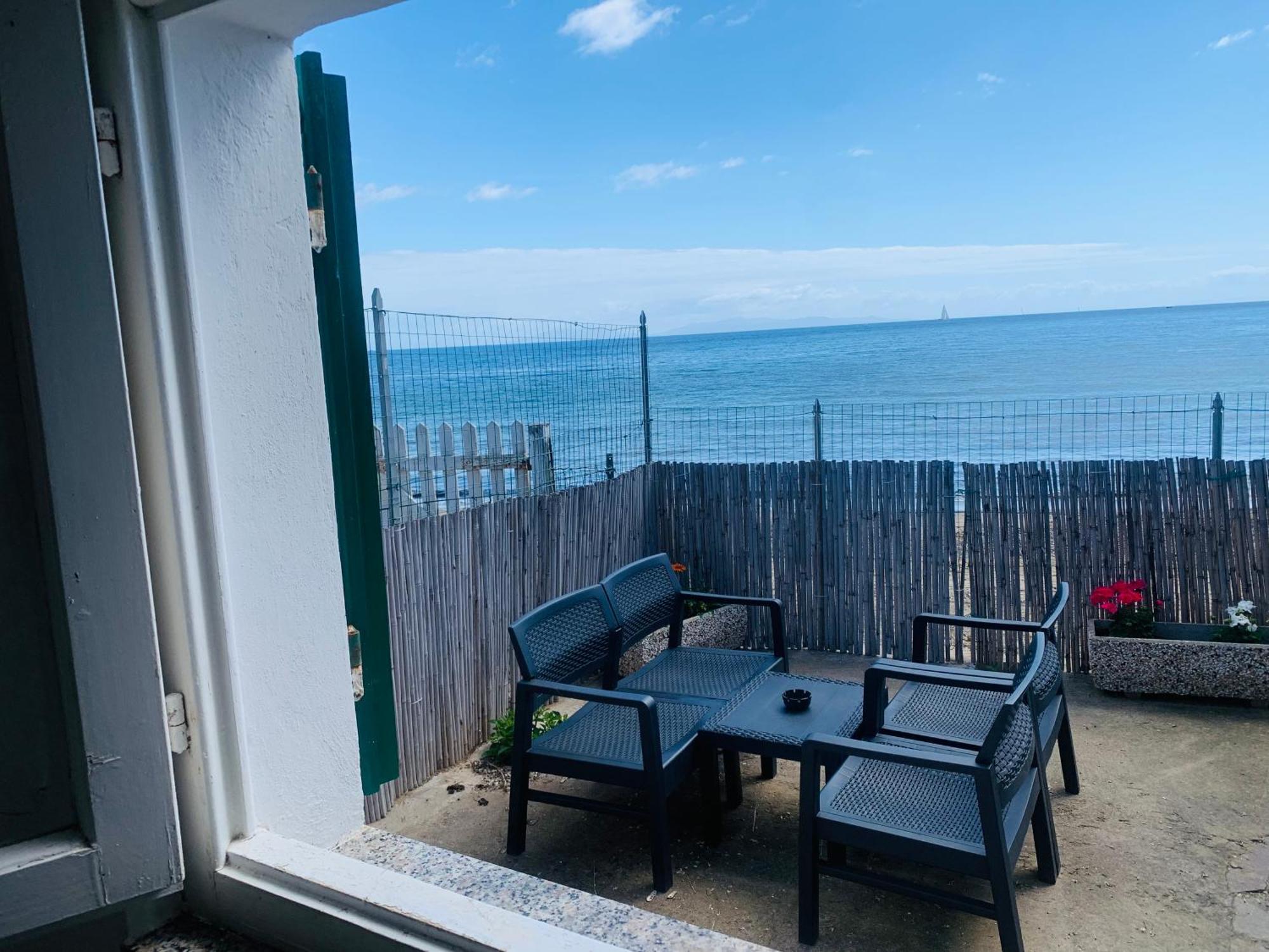 Casina Mare Sulla Spiaggia Capoliveri  Exterior photo